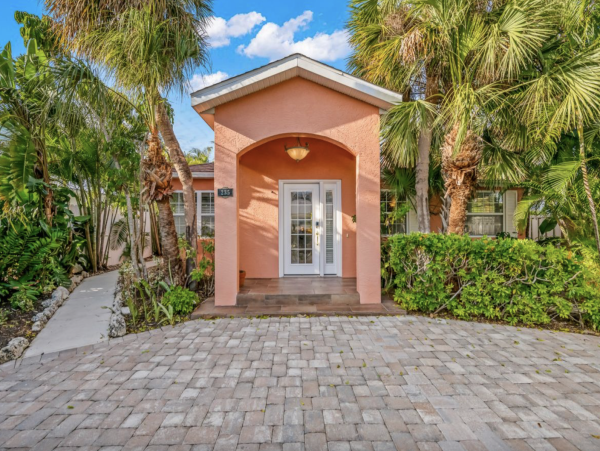 Lido Key Vacation Home with 2 Bedroom and Private Pool